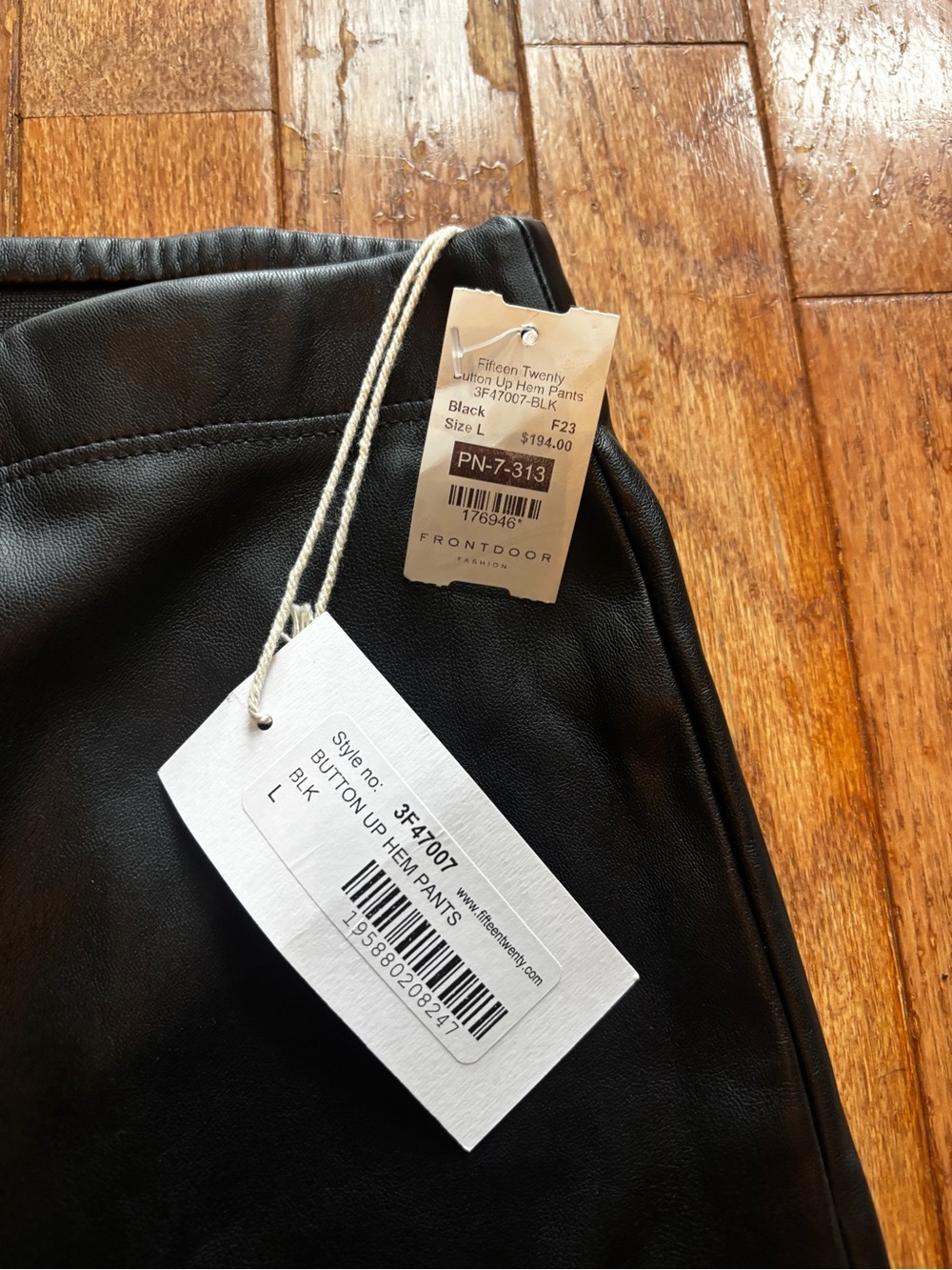 NWT Fitfteen Twenty faux leather button hem pants-L - Picture 5 of 9
